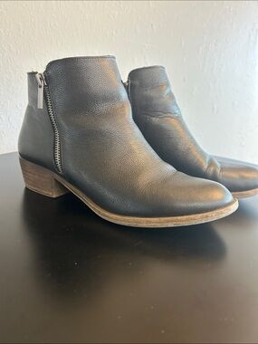 Kensie Black Leather Side-Zip Ankle Booties